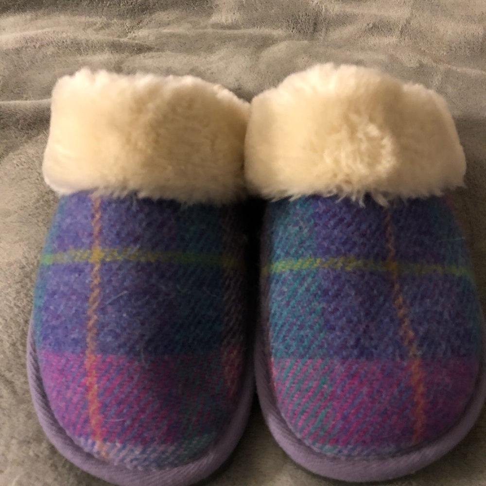Super cute Lamo slippers NWOT